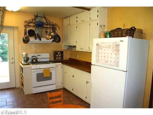 1421 Ritters Lake Road Greensboro, NC 27406 - Photo 6 of 16 Kitchen.