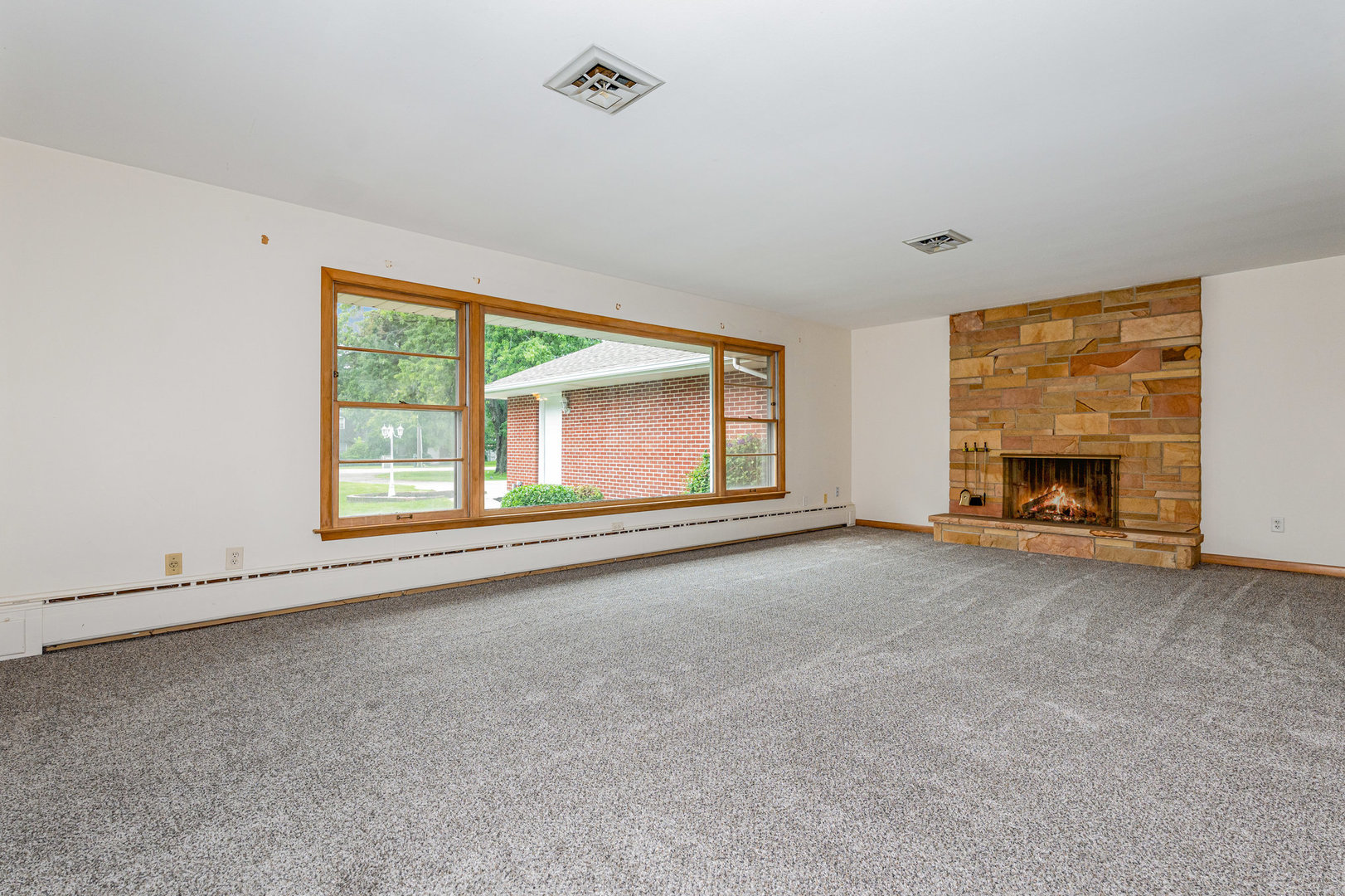 2259 Jericho Road Aurora, IL 60506 - Photo 3 of 25