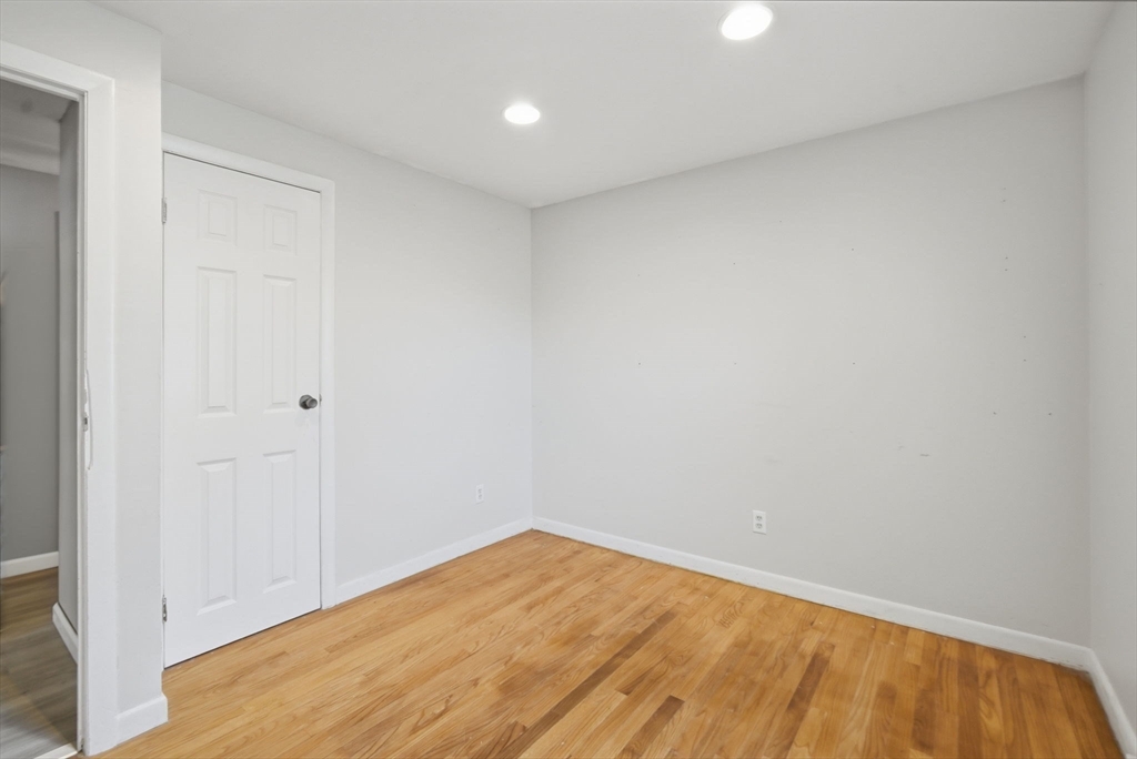 239 Hanson Drive Springfield, MA 01128 - Photo 14 of 26