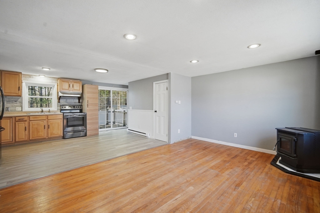 239 Hanson Drive Springfield, MA 01128 - Photo 16 of 26