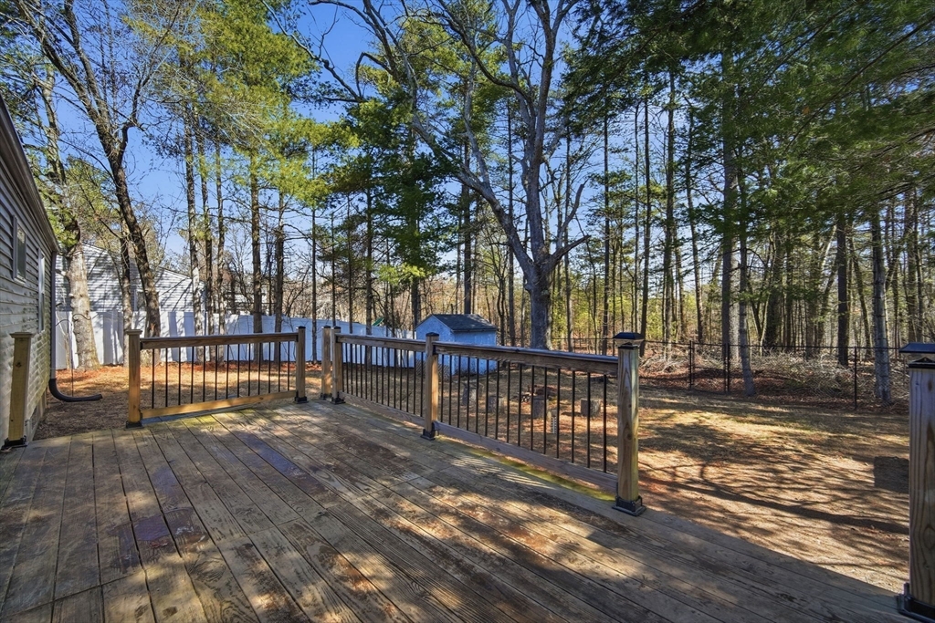 239 Hanson Drive Springfield, MA 01128 - Photo 19 of 26