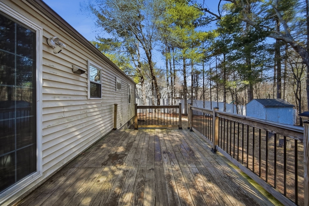 239 Hanson Drive Springfield, MA 01128 - Photo 20 of 26