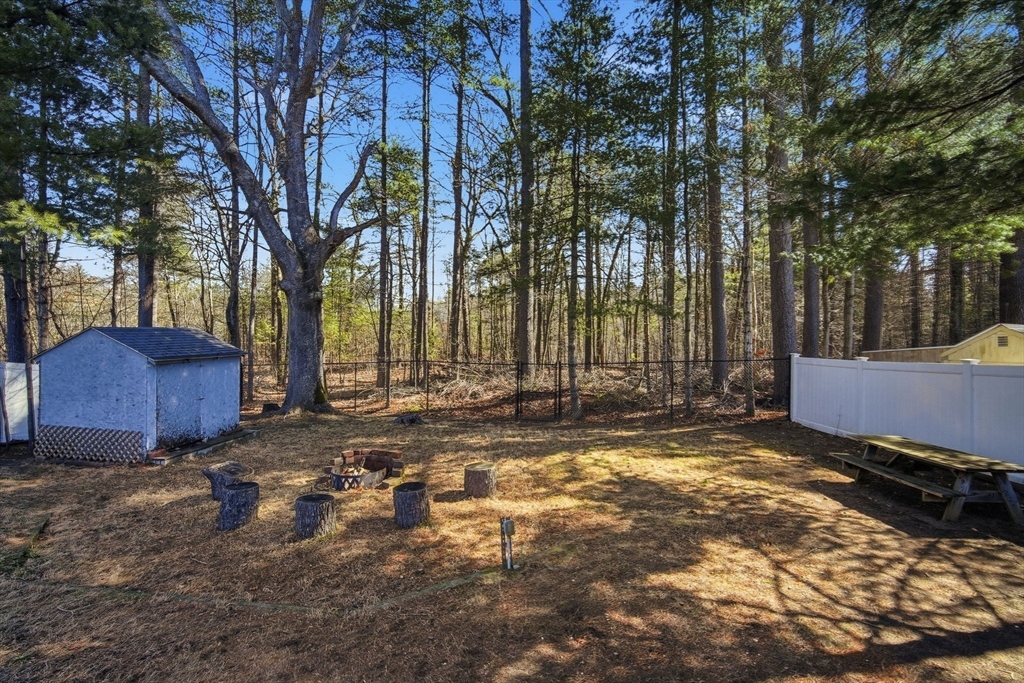 239 Hanson Drive Springfield, MA 01128 - Photo 23 of 26