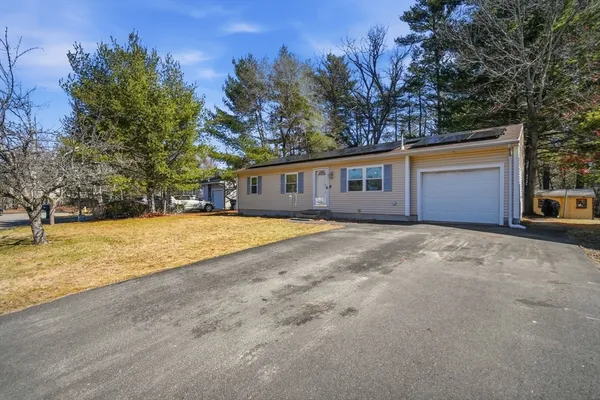$315,000 | 239 Hanson Drive, Springfield, MA 01128