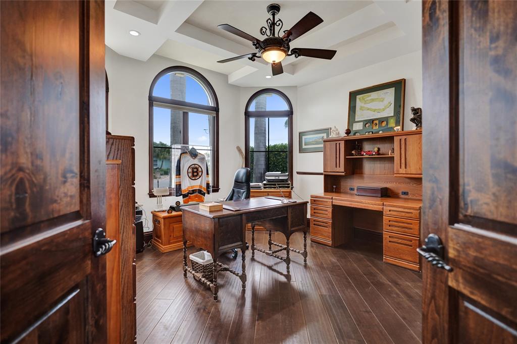 4930 Northeast 27th Terrace Lighthouse Point, FL 33064 - Photo 12 of 51