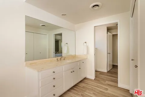 $1,895,000 | 5121 Winnetka Avenue, Woodland Hills, CA 91364