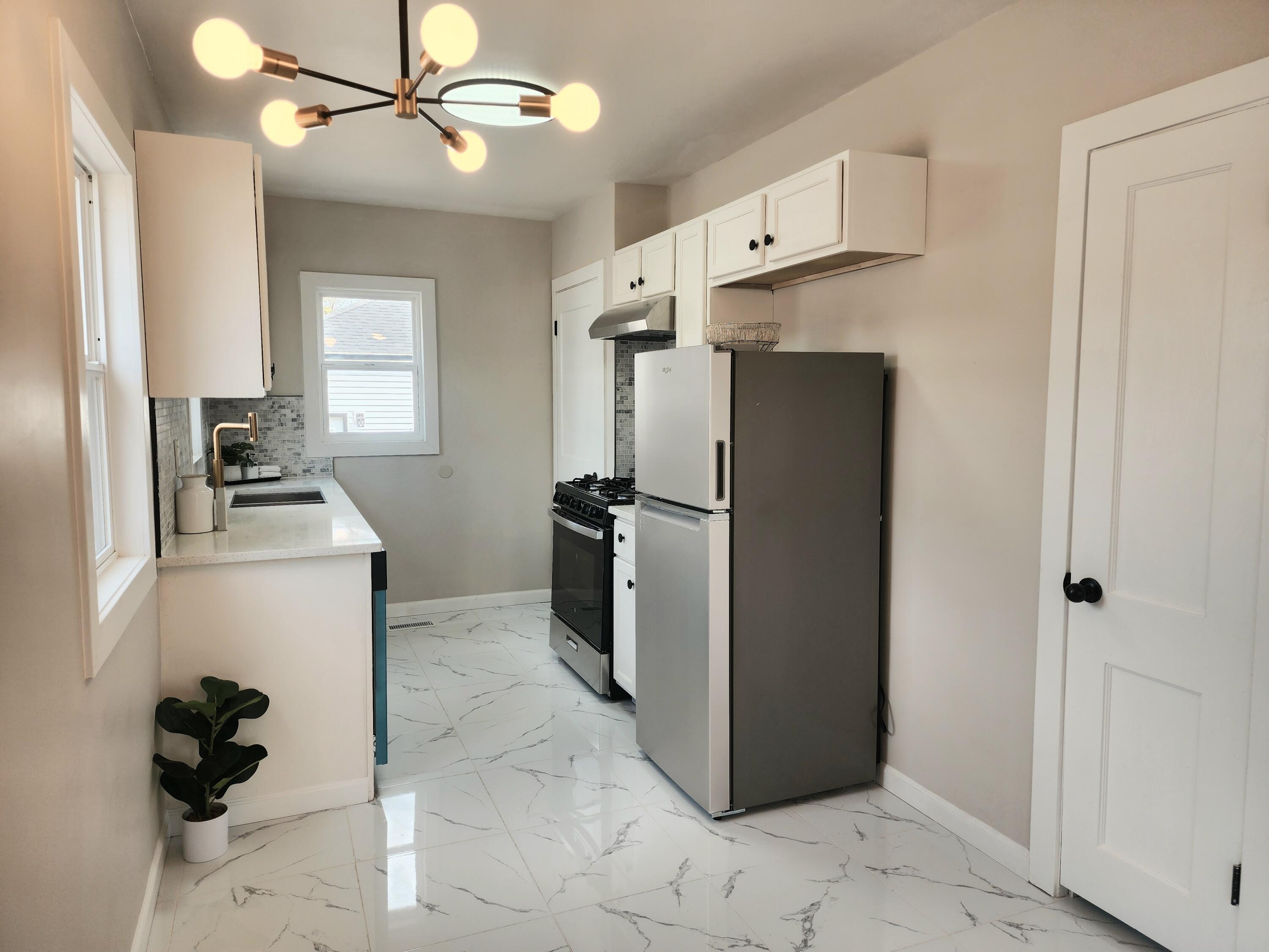 601 Burr Street Gary, IN 46406 - Photo 8 of 24 3000x2250