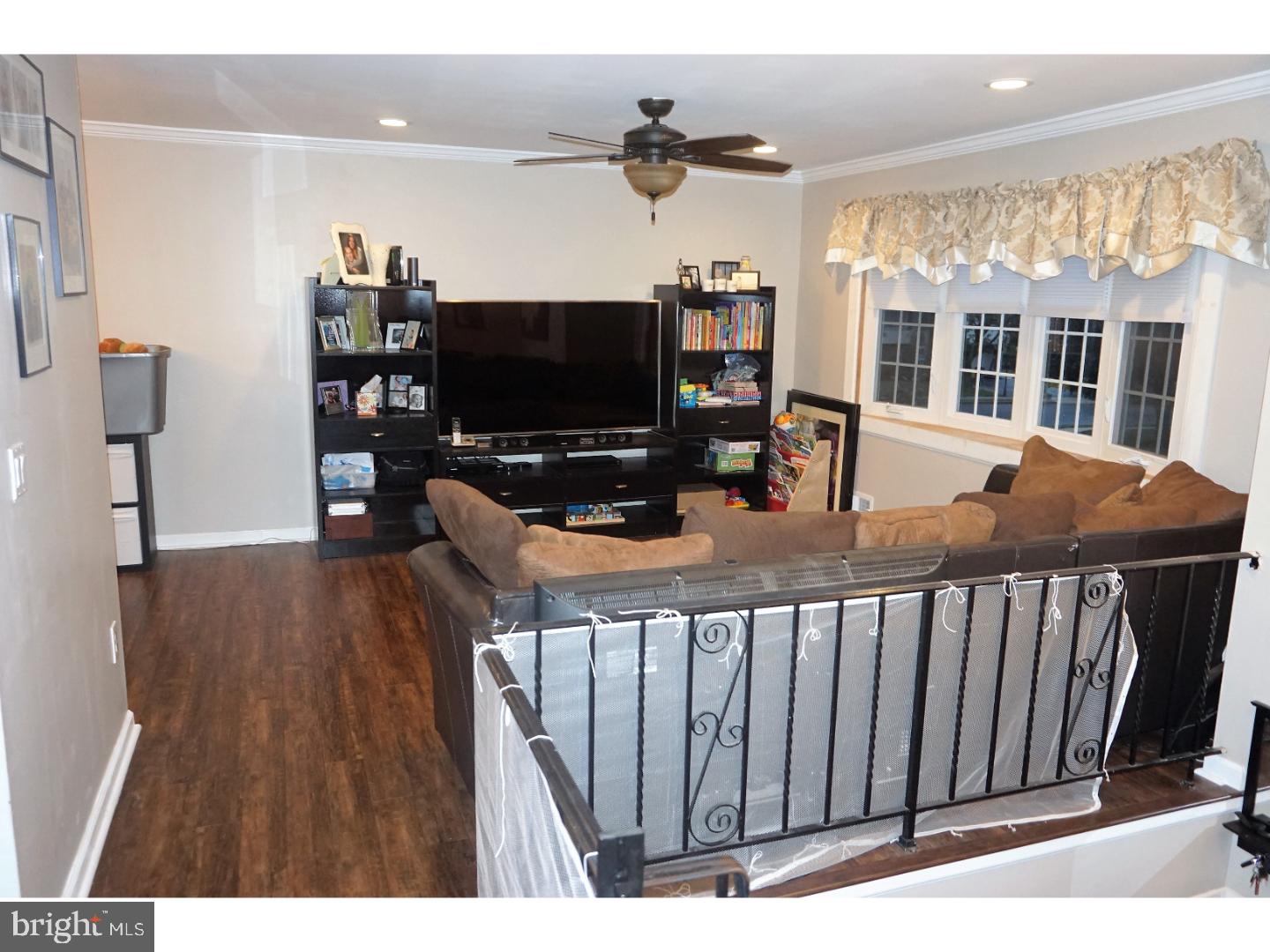 79 Elmont Road Hamilton, NJ 08610 - Photo 11 of 25 Living Room