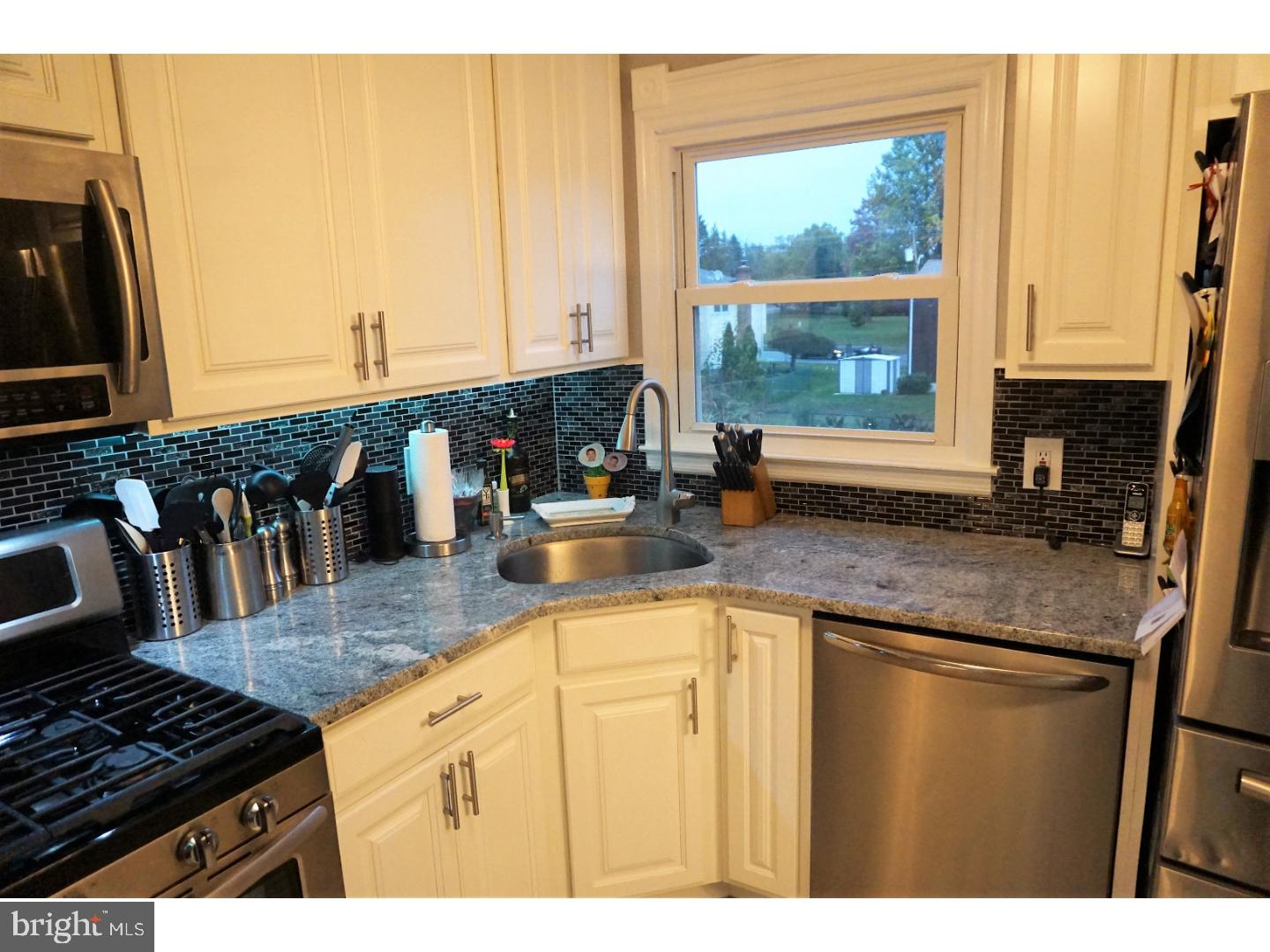 79 Elmont Road Hamilton, NJ 08610 - Photo 4 of 25 Kitchen