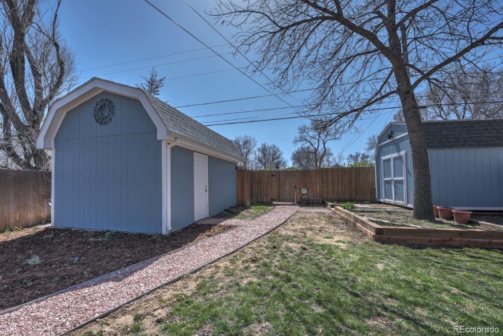 508 East Baseline Road Lafayette, CO 80026 - Photo 34 of 35 a backyard of a house