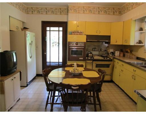 50 Walkers Mill Road Oakdale, PA 15071 - Photo 5 of 12 Kitchen.
