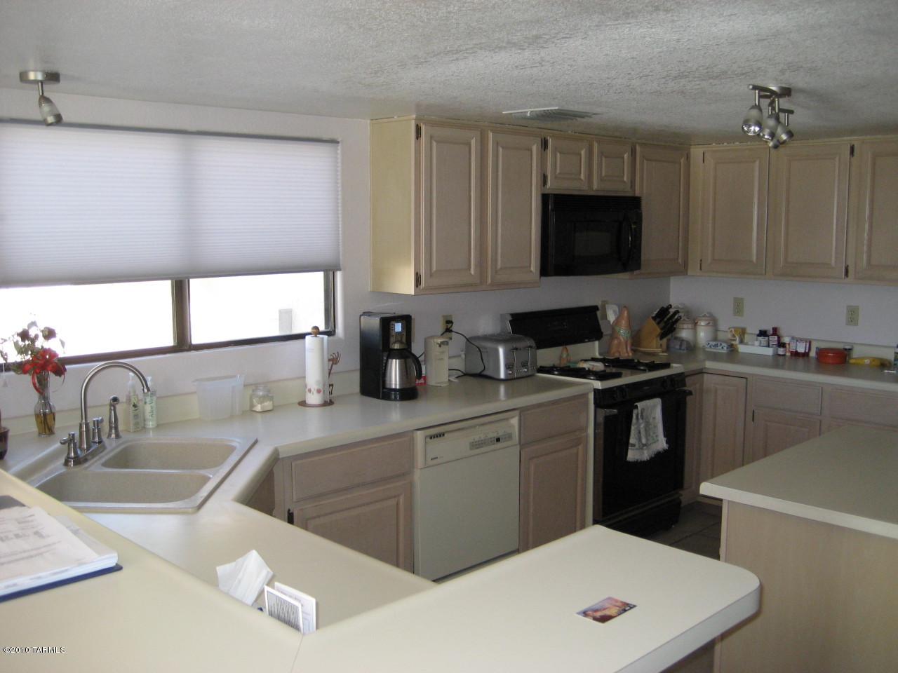 211 Blackstone Road Tucson, AZ 85755 - Photo 2 of 25
