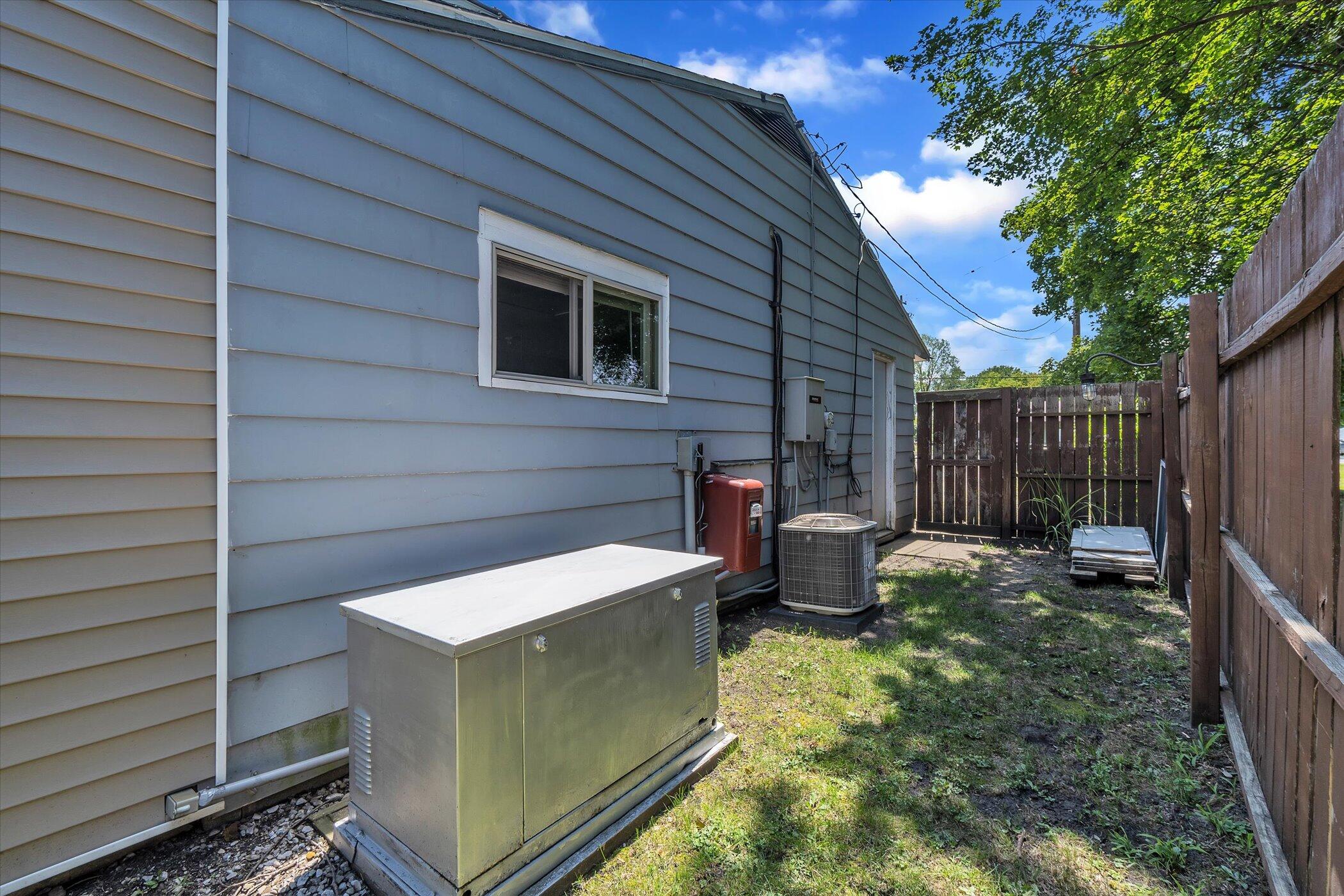 3406 Brooklyn Road Jackson, MI 49203 - Photo 39 of 41 39-3406-Brooklyn-Rd-WindowStill-Real-Est