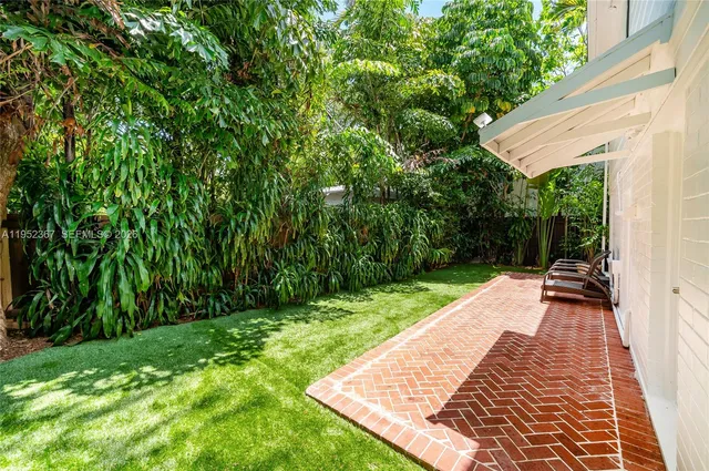 $5,700 | 3569 Avocado Avenue, Coconut Grove, FL 33133