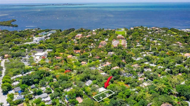 $5,700 | 3569 Avocado Avenue, Coconut Grove, FL 33133