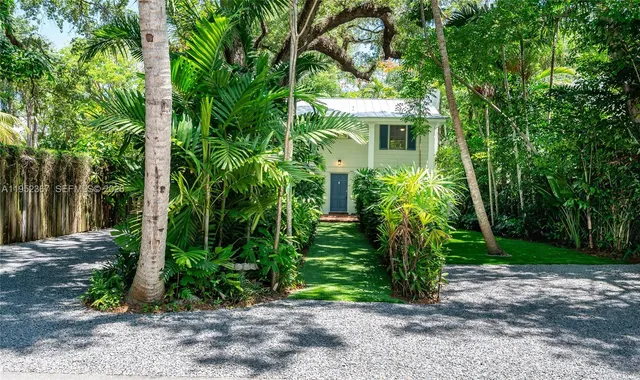 $5,700 | 3569 Avocado Avenue, Coconut Grove, FL 33133
