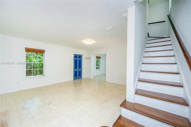 $5,700 | 3569 Avocado Avenue, Coconut Grove, FL 33133