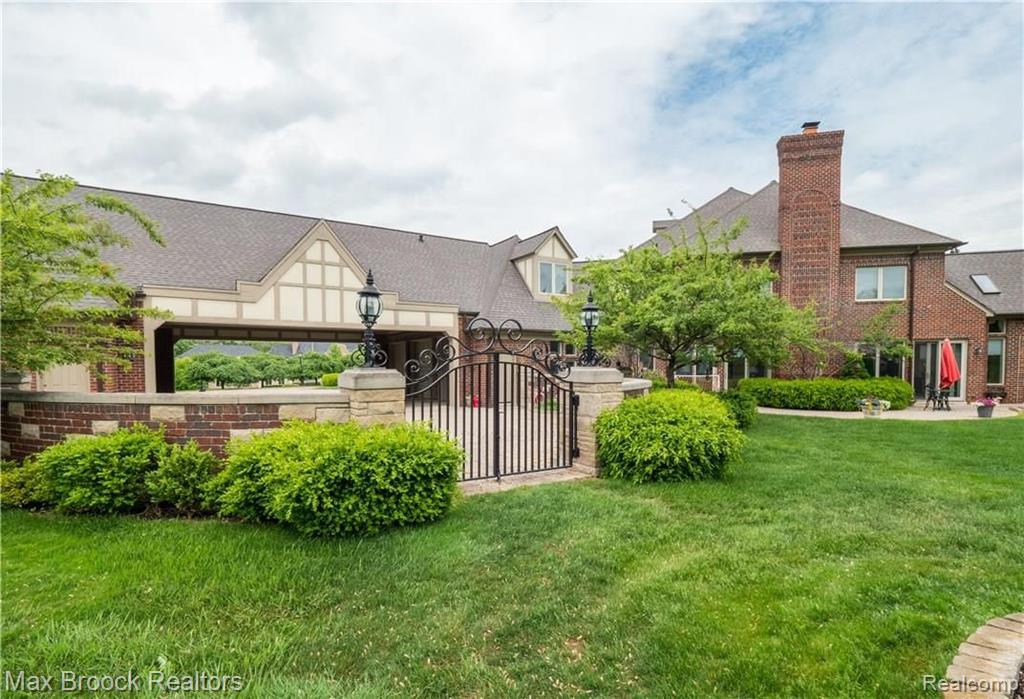 5203 Barrington Drive Rochester, MI 48306 - Photo 47 of 54 Gallery Image 47