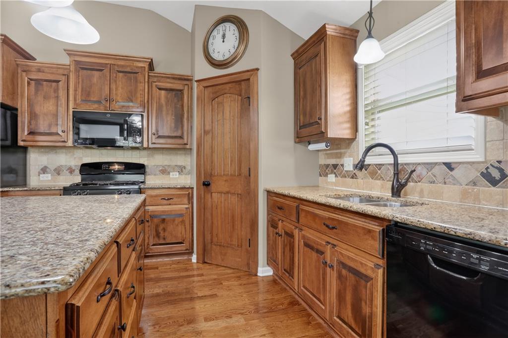 13300 North Copper Ridge Drive Platte City, MO 64079 - Photo 7 of 36