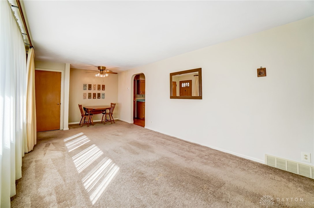 990 Whitestone Road Xenia, OH 45385 - Photo 8 of 46 Gallery Image 8