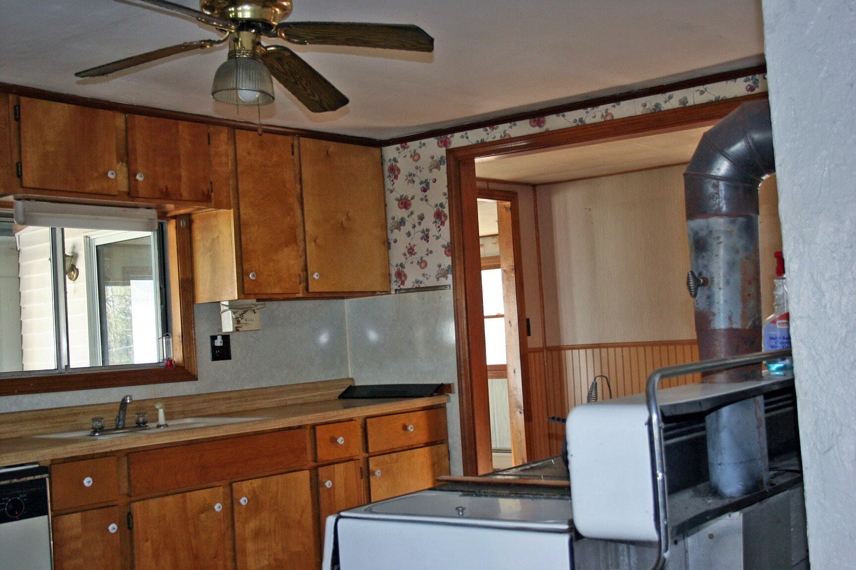265 Main Road Burlington, ME 04417 - Photo 58 of 97 Kitchen-4