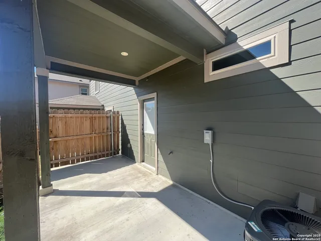 $1,425 | 6326 Luglio Lane, Unit 102, San Antonio, TX 78233