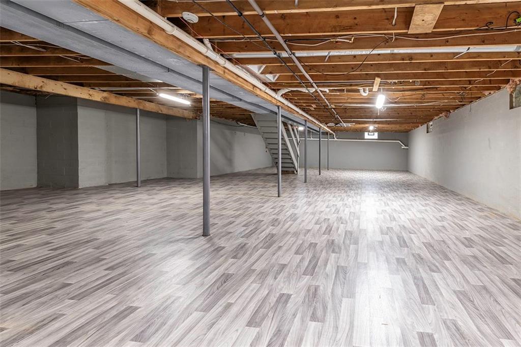 716 Rutledge Road Transfer, PA 16154 - Photo 15 of 17 a view of an empty room