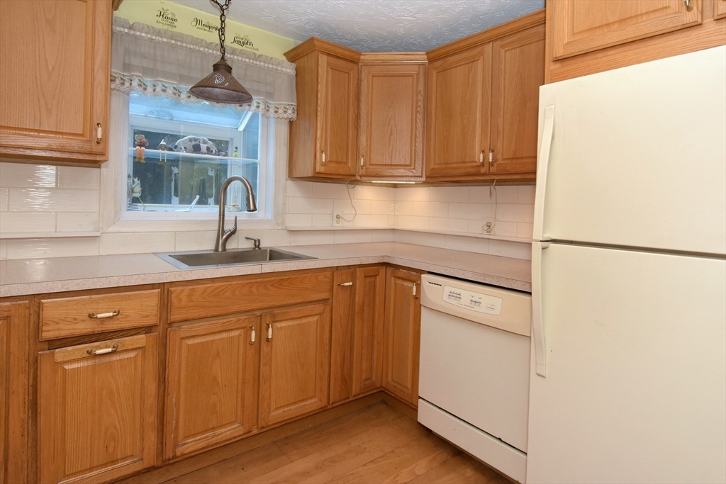 357 Barre Road Oakham, MA 01068 - Photo 6 of 39