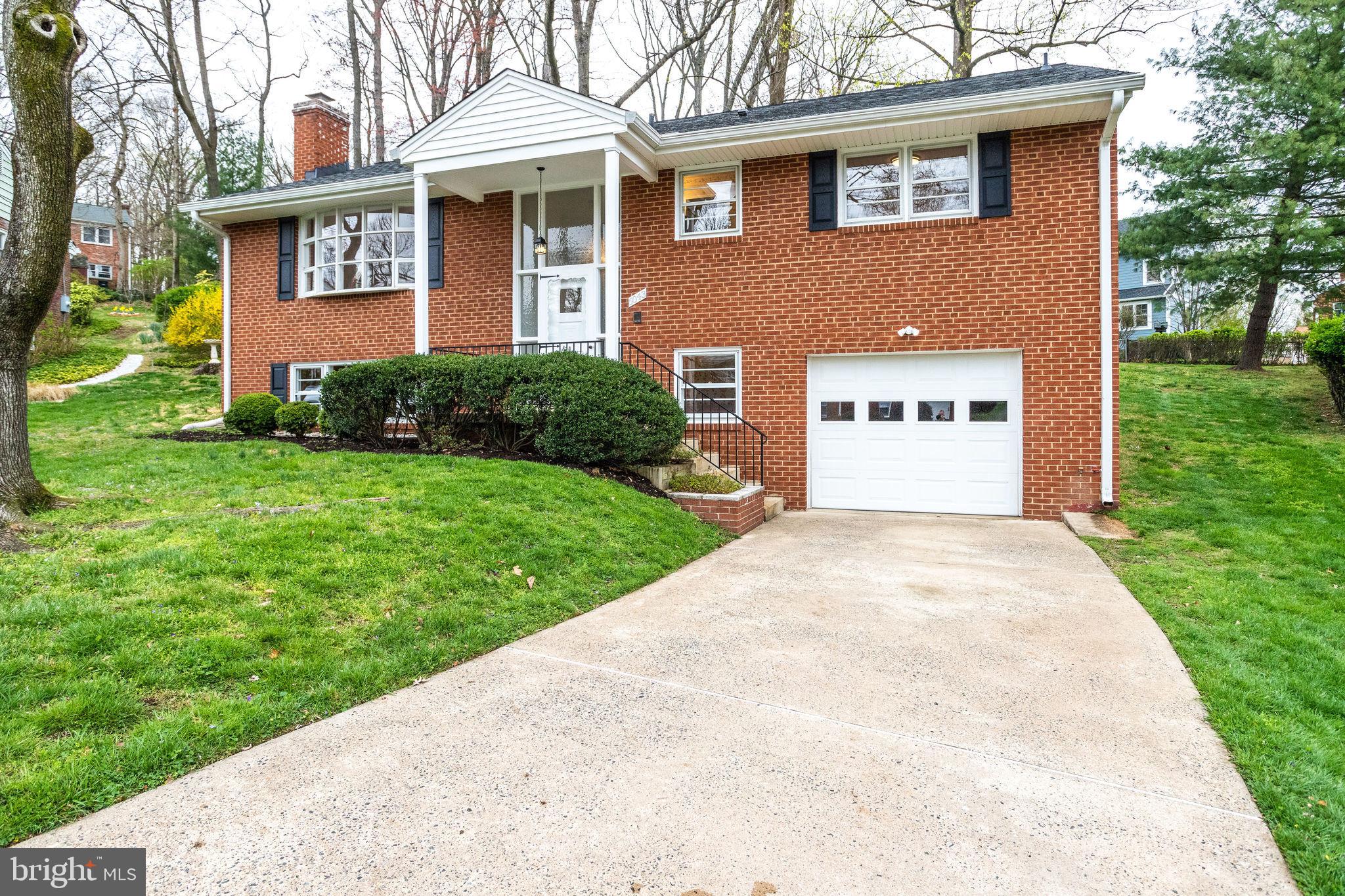 6043 5th Road North Arlington, VA 22203 - Photo 4 of 73 Premium parking!
