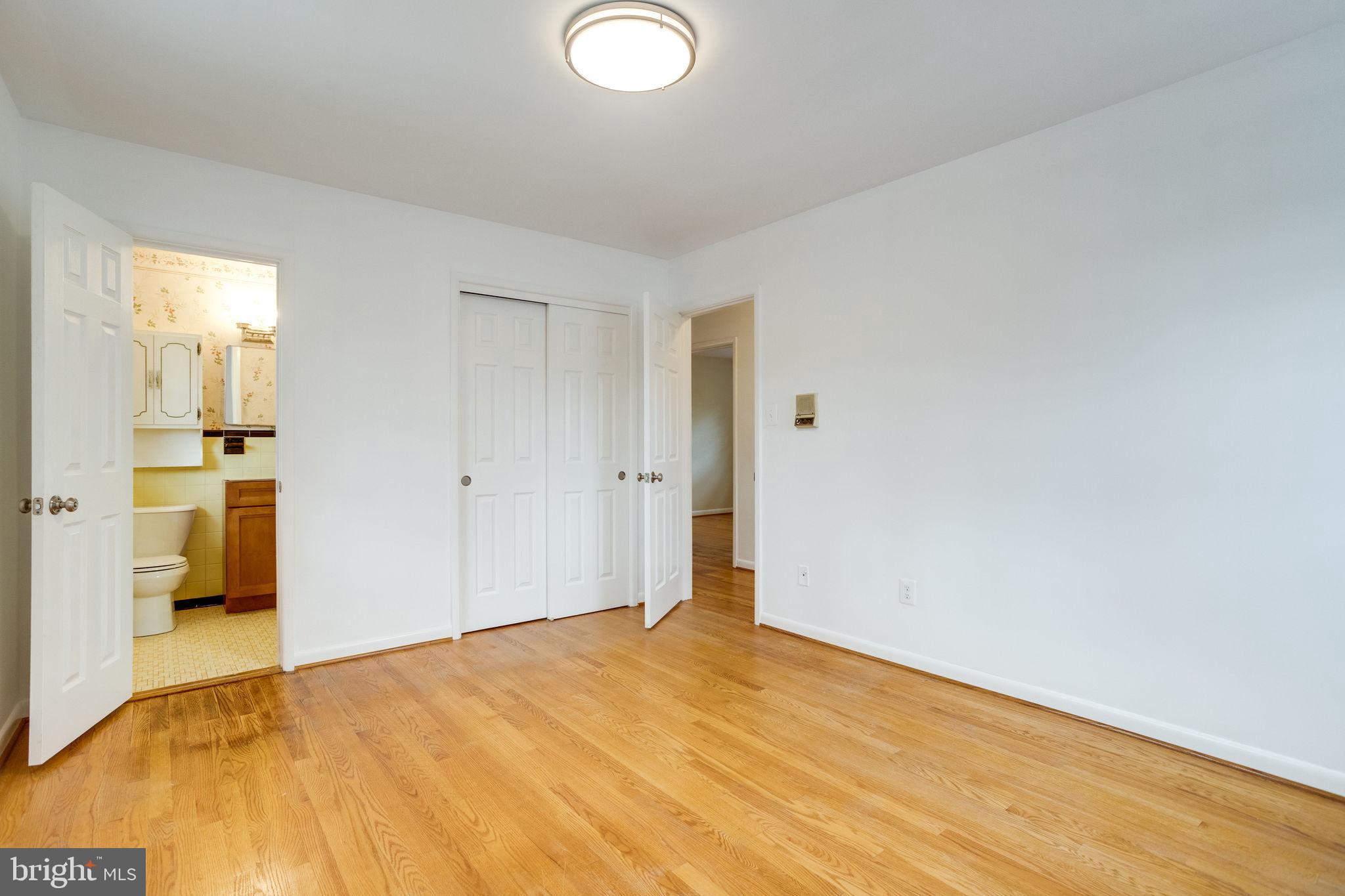 6043 5th Road North Arlington, VA 22203 - Photo 33 of 73 Owner's en suite!