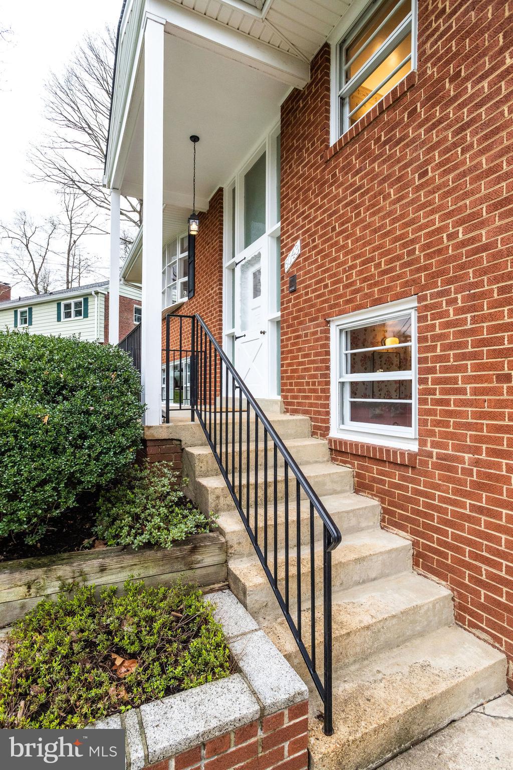 6043 5th Road North Arlington, VA 22203 - Photo 5 of 73 Side entry from parking pad!