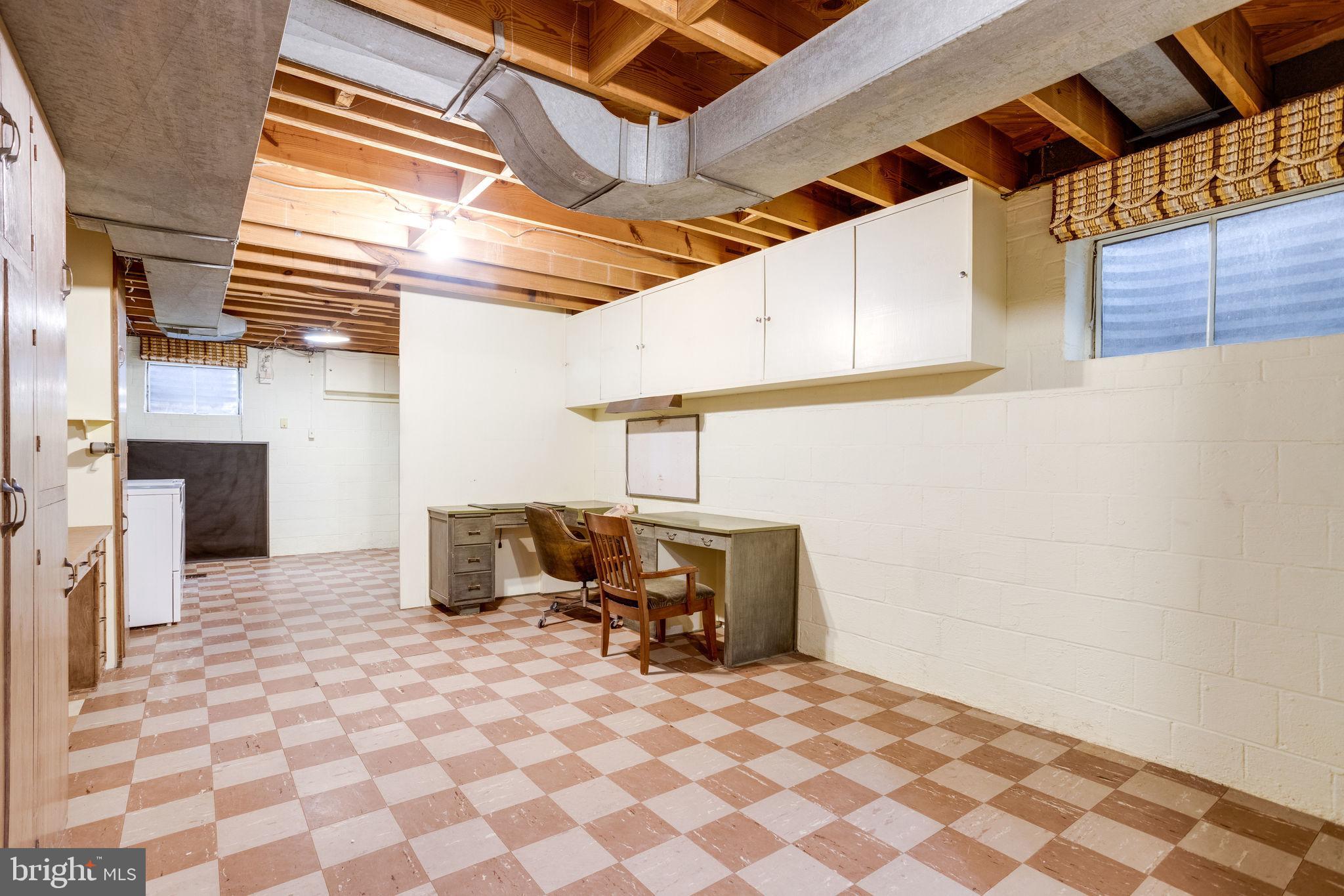6043 5th Road North Arlington, VA 22203 - Photo 45 of 73 Storage is nothing but AWESOME!