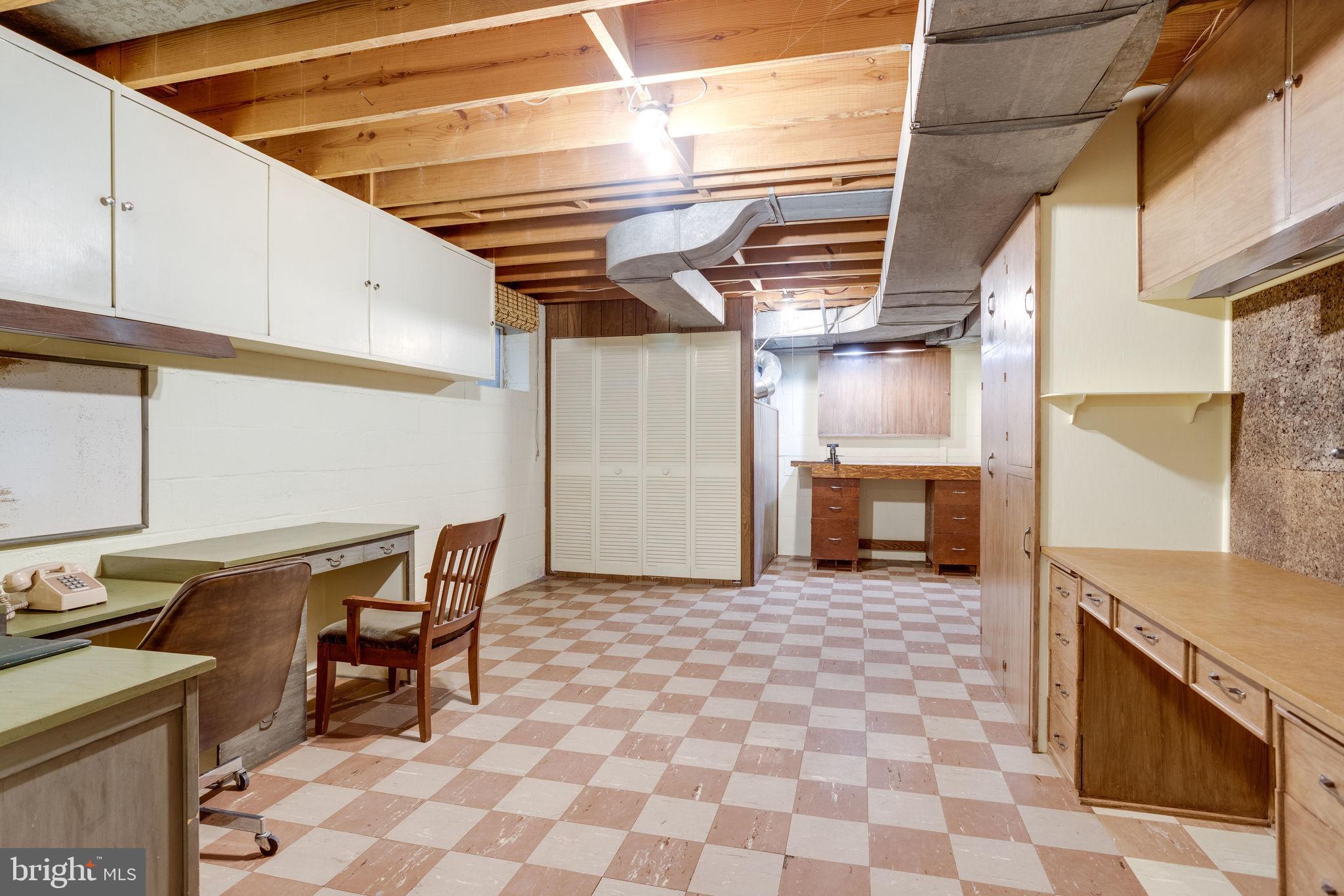 6043 5th Road North Arlington, VA 22203 - Photo 49 of 73 DIY area!