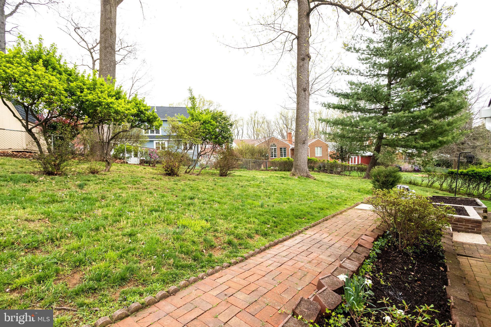 6043 5th Road North Arlington, VA 22203 - Photo 69 of 73 Walk way.