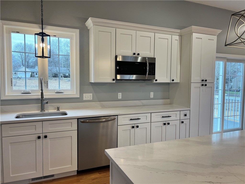 10 Getchell Street North Smithfield, RI 02896 - Photo 13 of 34