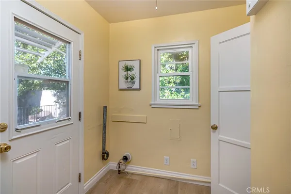a view of a window in an empty room
