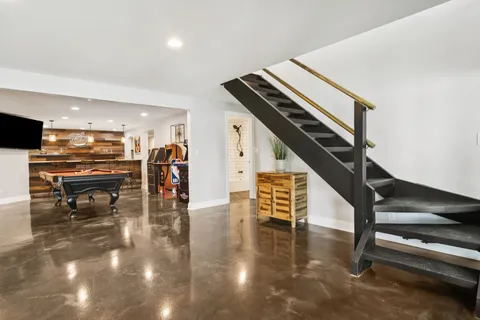 a view of entryway and hall