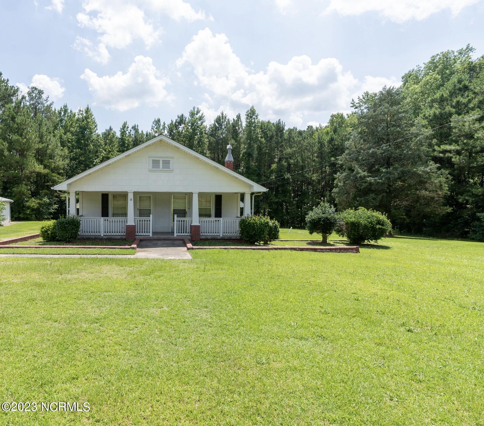 111 Eason Drive Rockingham, NC 28379 - Photo 5 of 28 DSC08594