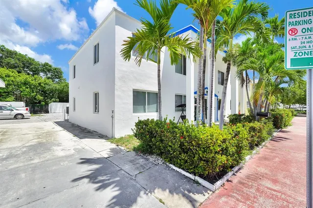 $1,795,000 | 725 81st Street, Miami Beach, FL 33141