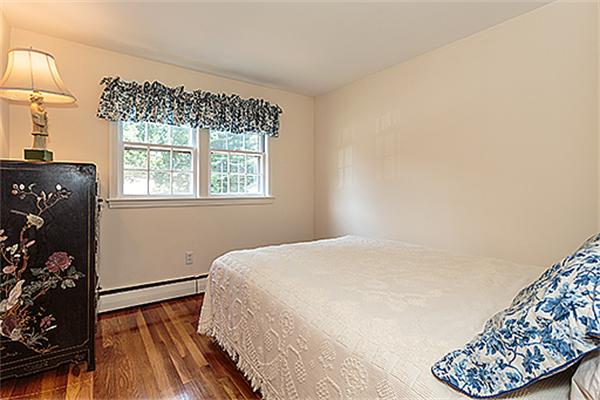18 Hollywood Road Winchester, MA 01890 - Photo 11 of 20 Gallery Image 11
