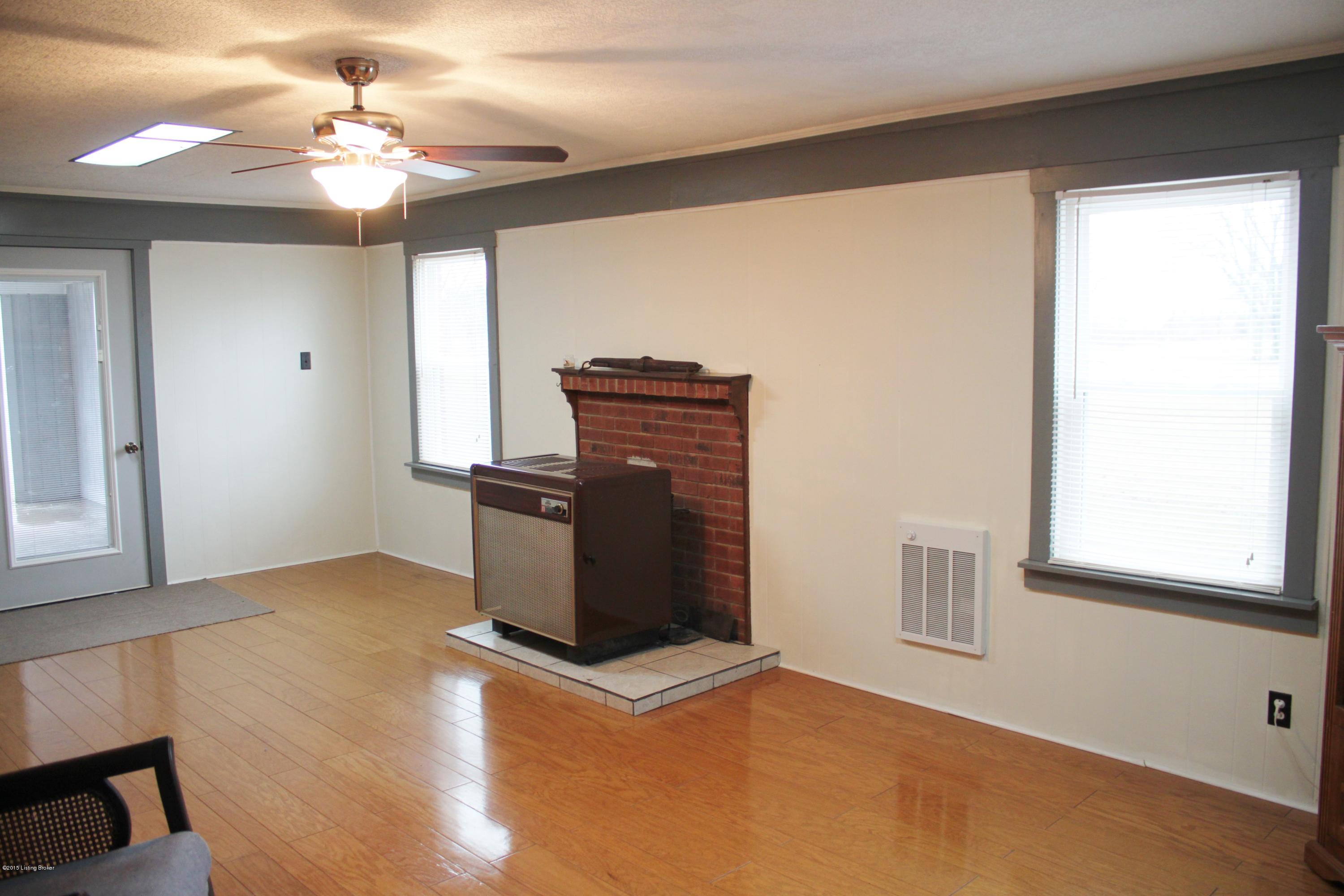 128 Meadow View Loop Harned, KY 40144 - Photo 10 of 29 IMG_4617.JPG