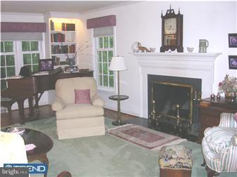 661 Bair Road Berwyn, PA 19312 - Photo 4 of 9 Living Room