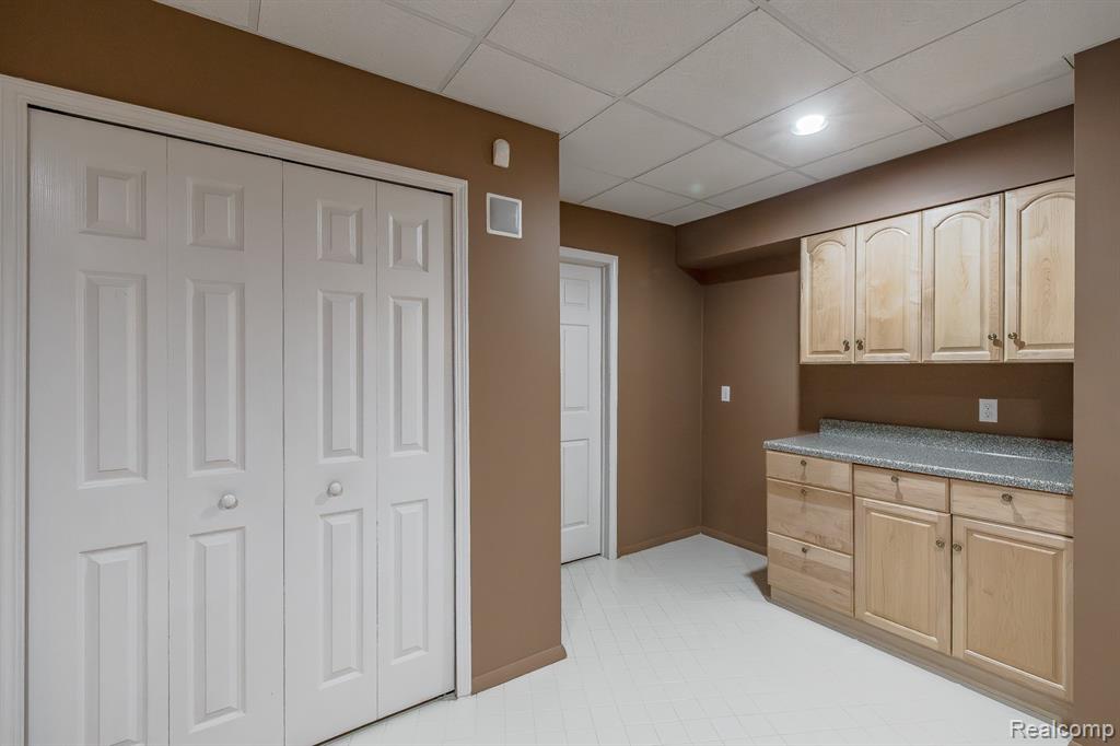 6580 Summit Ridge Clarkston, MI 48346 - Photo 37 of 54
