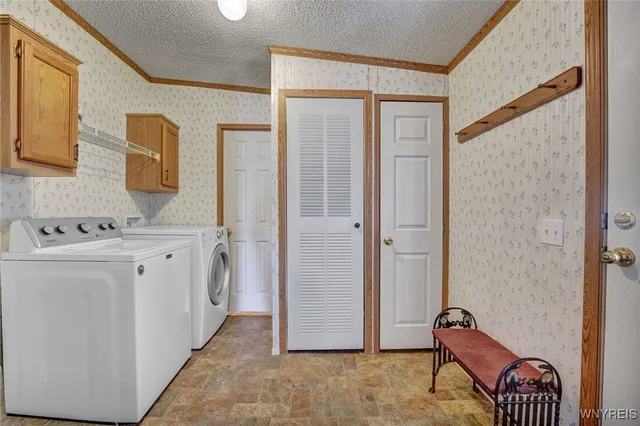 $89,900 | 807 Fernwood Drive, Lockport Town, NY 14094