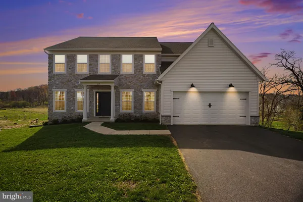 $695,000 | 22 Walton Hill Circle, Lititz, PA 17543