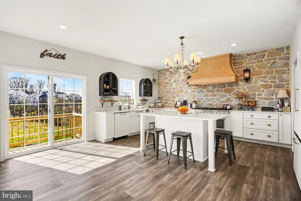 $695,000 | 22 Walton Hill Circle, Lititz, PA 17543