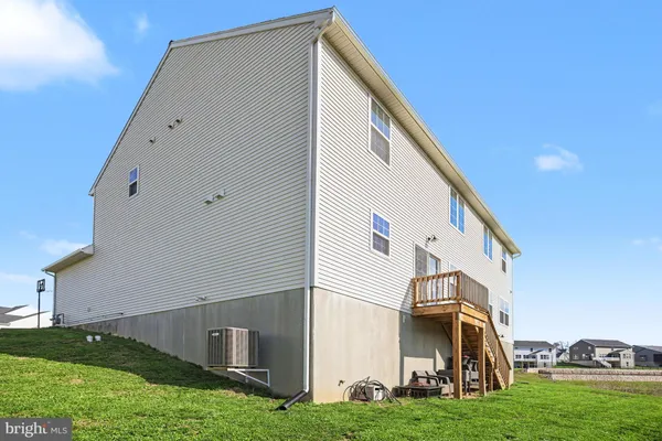 $695,000 | 22 Walton Hill Circle, Lititz, PA 17543