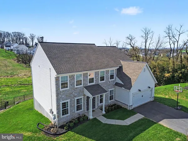 $695,000 | 22 Walton Hill Circle, Lititz, PA 17543
