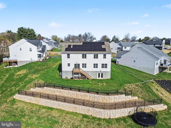 $695,000 | 22 Walton Hill Circle, Lititz, PA 17543