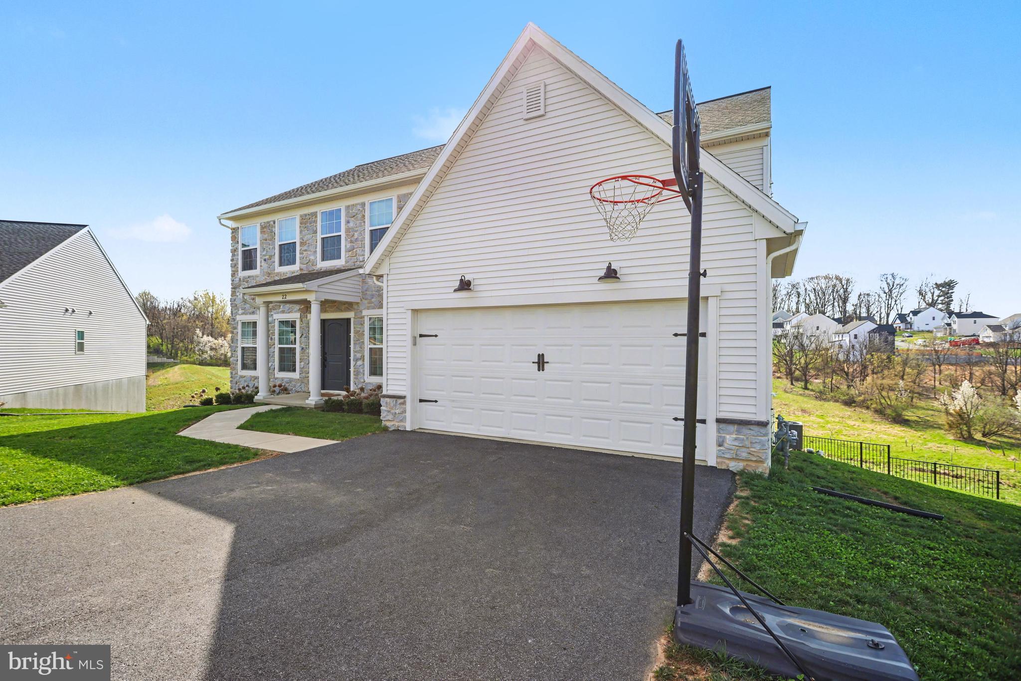 22 Walton Hill Circle Lititz, PA 17543 - Photo 5 of 47